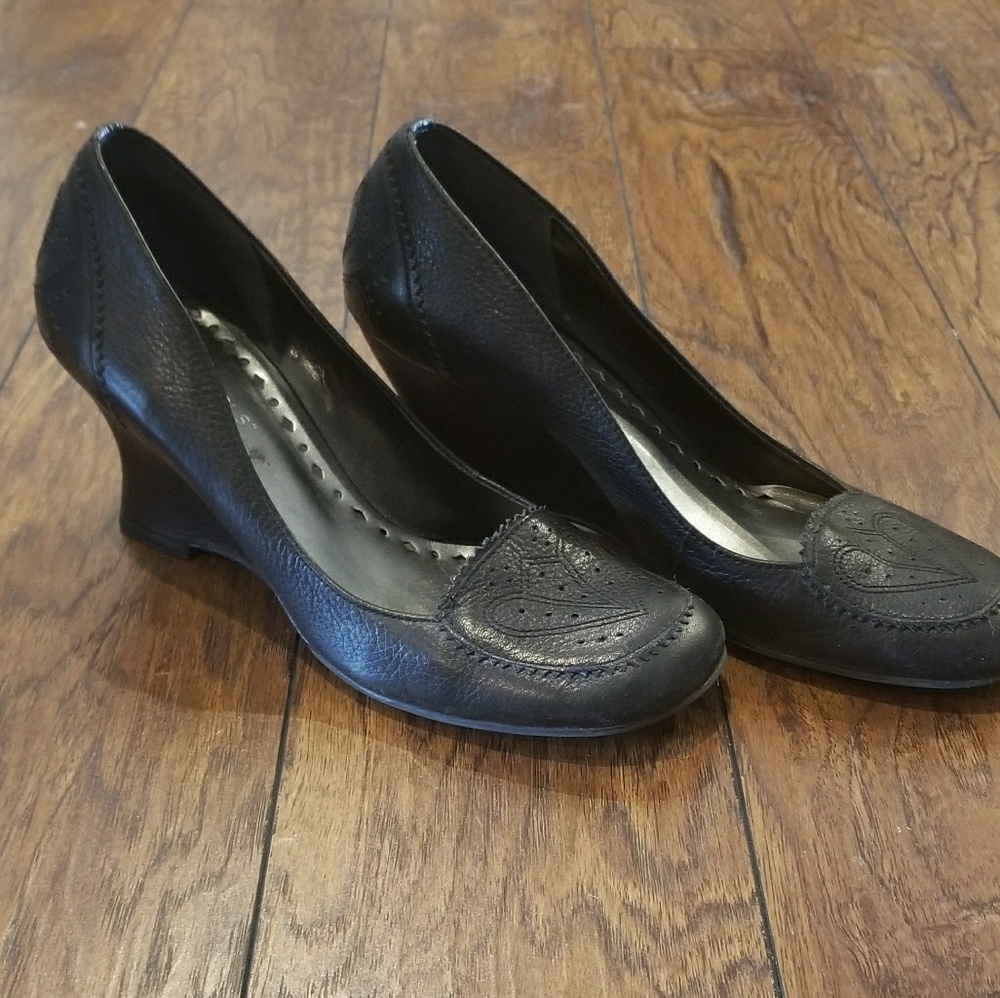 Black wedge heel